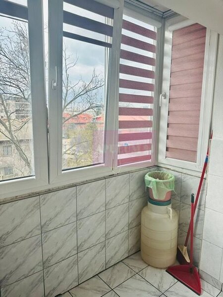Apartament 3 camere Drumul Sarii- Razoare.