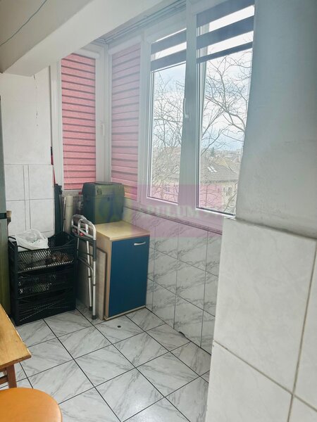 Apartament 3 camere Drumul Sarii- Razoare.